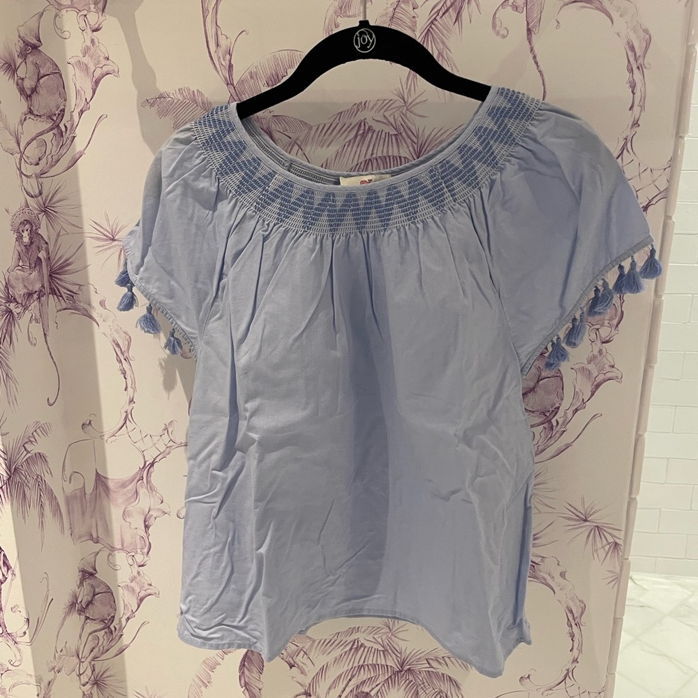 Blue vineyard vines top with fun detailing and tassels